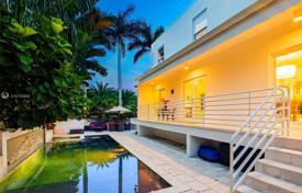 Villa – South Bayshore Drive, Miami, Florida,  USA for 1,631,000 €