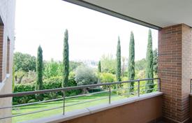 Flat in complex with swimming pools and tennis court, Madrid, Spain for 945,000 €