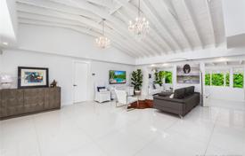 Cozy villa with a backyard, a pool and a recreation area, Key Biscayne, USA for 1,566,000 €