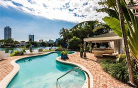 Mediterranean villa with a pool, a garden, a garage and a terrace, Miami Beach, USA for $6,190,000
