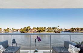 Two-level flat with ocean views in a residence on the first line of the beach, Aventura, Florida, USA for $1,302,000