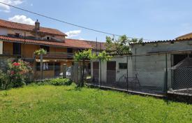 Two-storey house with a garden and a garage in Sveto pri Komnu, Slovenia. Price on request
