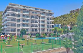 Luxury apartment with a view of the sea in a residence with an aquapark, swimming pools and a spa, 250 meters from the beach, Alanya, Turkey for $271,000