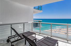 Renovated furnished oceanfront apartment in Miami Beach, Florida, USA for $3,000,000