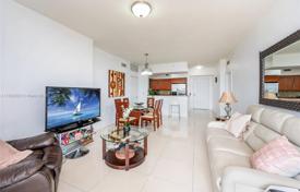 Condo – Coral Gables, Florida, USA for $599,000