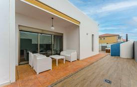 Two-storey villa with a garage and a guest apartment in El Medano, Tenerife, Spain for 685,000 €