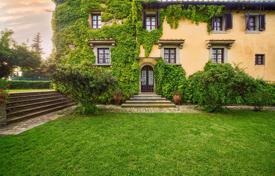 Restored convent & castle in the Chianti for 3,300,000 €