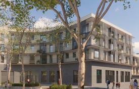 Three-bedroom apartment in a new complex, El Guinardo area, Barcelona, Spain for 424,000 €