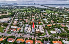 Condo – Pine Tree Drive, Miami Beach, Florida,  USA for $334,000