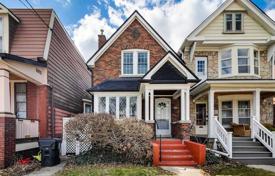 Townhome – Logan Avenue, Toronto, Ontario,  Canada for C$2,039,000