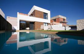 New villa with a pool and a garage in Campello, Alicante, Spain for 859,000 €