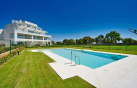 Duplex penthouse in a residence with swimming pools and gardens, Sotogrande, Spain for 640,000 €