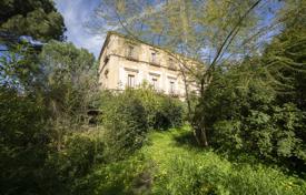 Spacious and elegant aristocratic villa, surrounded by the artistic charm of Caltagirone for 1,250,000 €