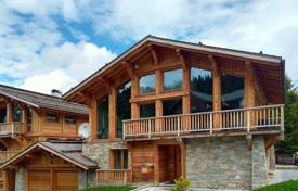 Spacious chalet with a swimming pool, a sauna and a jacuzzi near a ski lift, Morzine, France for 14,200 € per week