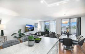 Apartment – Emmett Avenue, Toronto, Ontario,  Canada for C$895,000