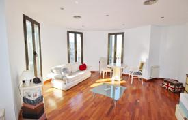 Bright apartment with balconies in a prestigious area, Berselona, Spain for 800,000 €