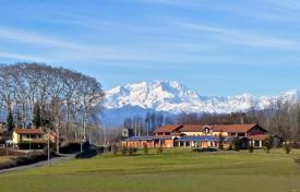 Magnificent Villa between mountains and lakes in Agrate Conturbia — Novara, Piedmont. Price on request