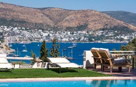 Villa in Bodrum with a panoramic sea view, with a guest house and an outbuilding, on a plot of 920 m² for $2,800,000