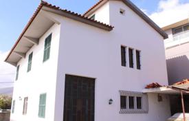 Three-storey villa with ocean views in the center of Funchal, Madeira, Portugal for 550,000 €
