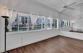 Townhome – Sunny Isles Beach, Florida, USA for $976,000