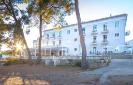 Beach hotel in Krk for 4,200,000 €
