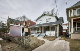 Terraced house – Kingston Road, Toronto, Ontario,  Canada for C$1,115,000
