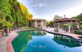 Sumptuous 6 bedroom villa in Los Angeles, California. Swimming Pool. Garden. French Style.. Price on request
