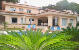 Two-storey villa 200 m from the sea, Salou, Costa Dorada, Spain for 5,000 € per week