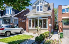 Townhome – Hillsdale Avenue East, Toronto, Ontario,  Canada for C$2,035,000