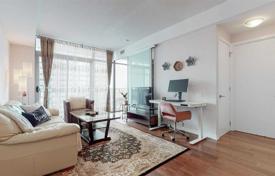 Apartment – The Queensway, Toronto, Ontario,  Canada for C$877,000