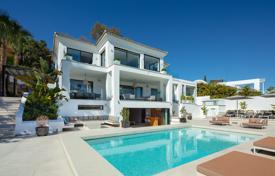 Villa for sale in Nueva Andalucia for 3,595,000 €