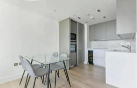 One-bedroom apartment in a new residence with a swimming pool, near an underground station, London, UK for £819,000