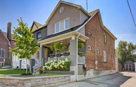 Townhome – Gerrard Street East, Toronto, Ontario,  Canada for C$1,094,000