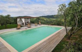 Farmhouse with panoramic pool for sale in Seggiano Grosseto Tuscany for 680,000 €