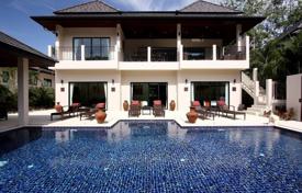 This property located at Nai Harn in walking distance to the beach for 5,500 € per week