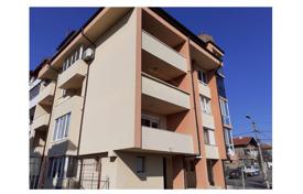 Apartment with 3 bedrooms-200 m², + garsonera-50 m², + garage-50 m², + basement-50 m², + yard 270 m² in Acheloy 161,100 euros for 161,000 €