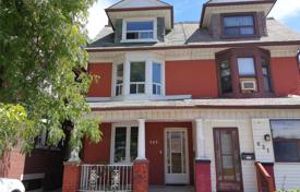 Terraced house – Broadview Avenue, Toronto, Ontario,  Canada for C$1,820,000
