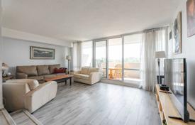 Apartment – Scarlett Road, Toronto, Ontario,  Canada for C$741,000