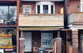 Terraced house – Dundas Street West, Toronto, Ontario,  Canada for C$1,947,000