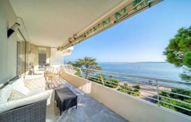 Three-bedroom apartment with stunning sea views in Cannes, Cote d'Azur, France for 2,750,000 €
