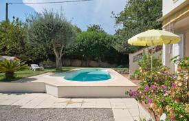 Detached house – Mougins, Côte d'Azur (French Riviera), France for 1,350,000 €