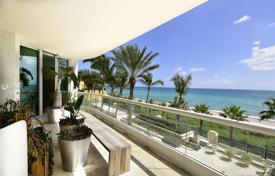 Stylish five-room apartment on the ocean shore in Sunny Isles Beach, Florida, USA for 2,505,000 €