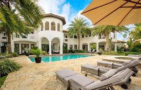 Coastal villa with a pool, a garage, a dam, a terrace and an ocean view, Miami Beach, USA for $5,450,000