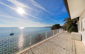 Bright villa with a pool on the first line from the lake in Manerba del Garda, Lombardy, Italy for 4,700,000 €