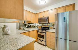 Apartment – Lake Shore Boulevard West, Etobicoke, Toronto,  Ontario,   Canada for C$815,000