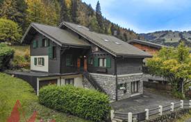 Large detached chalet near the centre of Morzine, France for 1,030,000 €