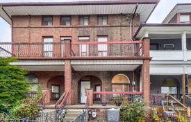 Terraced house – Dundas Street West, Toronto, Ontario,  Canada for C$2,207,000
