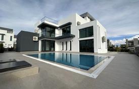 Ready-made villa with 4 bedrooms and private pool in a modern complex 600 meters from the sea for 577,000 €