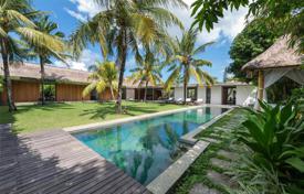 Tropical villa 400 meters from the beach, Seminyak, Bali, Indonesia for 4,200 € per week