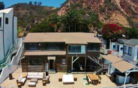 4 Bedroom Villa in Malibu, on the beach. Available for up to 8 guests.. Price on request